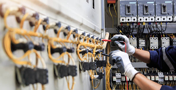 Professional Electrician technician working in Granite, OK